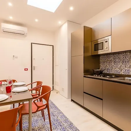 Colonna By Wonderful Italy * Nápoly